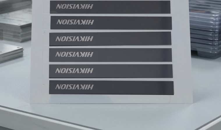 how does a laser cutter work